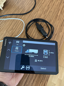 GPS GARMIN модель: dēzl OTR720 (1 фото из 9)