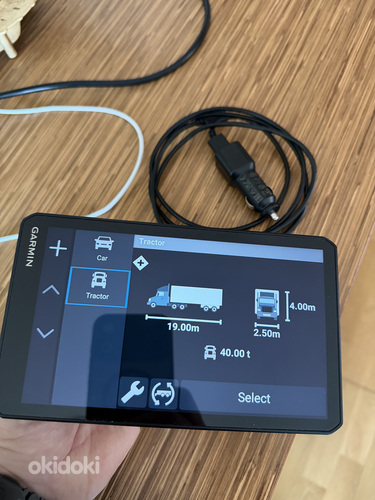 GPS GARMIN модель: dēzl OTR720