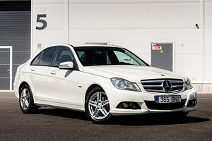 Mercedes-Benz C180 CDI (12 foto / 14)