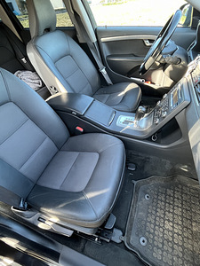 Volvo v70 (6 фото из 10)