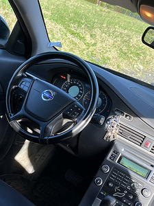 Volvo v70 (8 фото из 10)