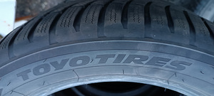 225/50 R17 TOYO TIRES (3 foto / 7)