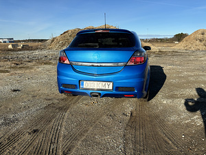 Opel Astra OPC (4 фото из 6)