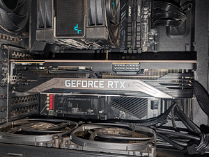 GeForce RTX 3080 12GB (8 фото из 9)