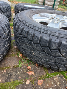 Продажа колес с шинами (2 фото из 2)