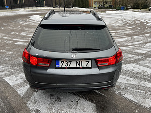 Honda Accord (4 foto / 9)