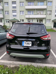 Ford Escape (SUV) (4 foto / 13)