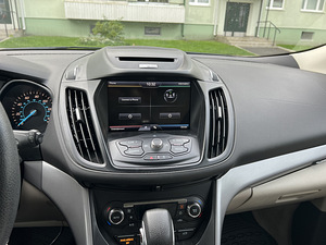 Ford Escape (SUV) (11 foto / 13)