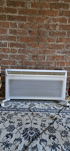 Electrolux elektriradikas 2000w (1 foto / 3)