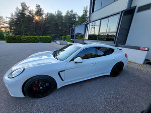 Porsche Panamera 4S Facelift Sport Plus Chrono 3.0 V6 309kW (2 foto / 8)