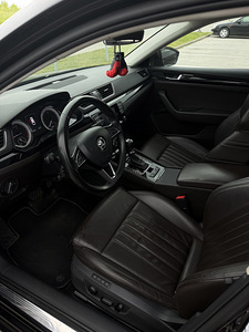 Skoda Superb Laurin & Klement 2.0 TDI 4x4 DSG (6 foto / 15)