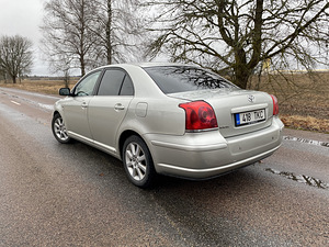 Toyota Avensis 2.0 D-4D 85kW (4 foto / 10)