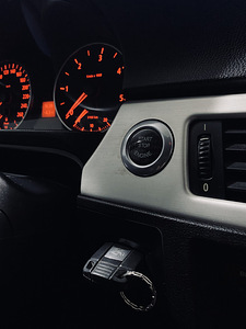 BMW 320 M Package 2.0d 120kW (13 фото из 14)