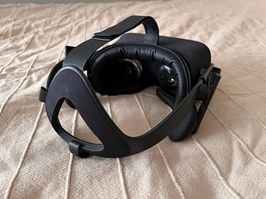 [НЕРАБОЧИЙ] Oculus Rift CV1 VR Шлем (2 фото из 3)