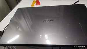 Acer Aspire V3 (6 foto / 6)
