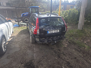 Müün pärast avariid autot (1 foto / 8)