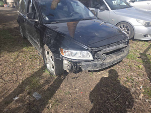 Müün pärast avariid autot (6 foto / 8)