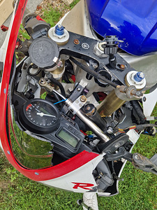 Yamaha R1 (4 foto / 6)