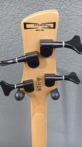 Короткомензурная бас-гитара Ibanez GSRM20B-WNF (5 фото из 6)