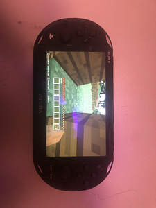 PS vita slim 2000 flashed/moded nõia mängud (1 foto / 3)