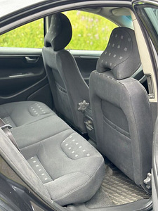 Volvo S60 2001 (10 foto / 13)