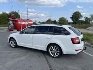Skoda Octavia (7 фото из 12)