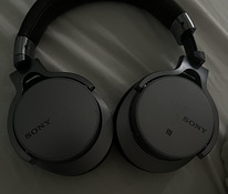 Sony mdr-1abt headphones