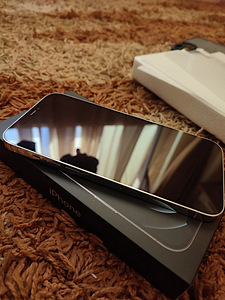 iPhone 12 про макс (2 фото из 4)