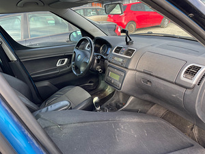 Skoda Roomster 1,4d 59 kwt varuosad (6 foto / 7)