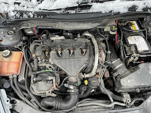 VOLVO V50 2,0D, VARUOSAD (5 foto / 7)