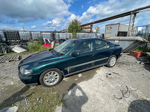 VOLVO S60 2,4D 120 KWT, VARUOSAD (4 foto / 9)