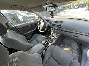 TOYOTA AVENSIS 2,0 D4D 85 KWT, VARUOSAD (6 foto / 7)