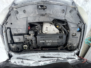 TOYOTA AVENSIS 2,0 BENS 108 KWT, VARUOSAD (6 foto / 7)