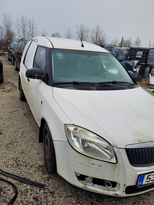 SKODA ROOMSTER / PRAKTIK 1,4 D 59 KWT, VARUOSADEKS (3 foto / 10)