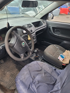 SKODA ROOMSTER / PRAKTIK 1,4 D 59 KWT, VARUOSADEKS (10 foto / 10)
