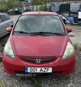 HONDA JAZZ 1,3 AUTOMAAT, VARUOSAD