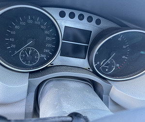 MB R Class 2006 Bens / gaas, 3.5 4Matic, Varuosad (4 foto / 10)
