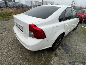 VOLVO S40 1,6 DIISEL, VARUOSAD (4 foto / 10)