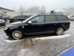 VOLVO V70 2,5 BENS/GAAS 170 KWT, VARUOSAD (6 foto / 10)