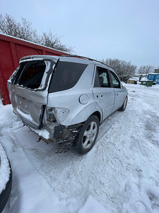 MERCEDES BENZ ML280CDI, VARUOSAD (6 foto / 9)