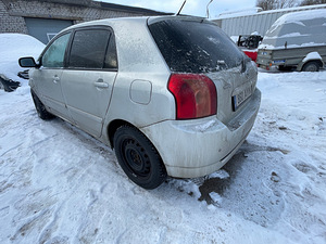 TOYOTA COROLLA 1,4 D4D 66 KWT, VARUOSAD (5 foto / 10)