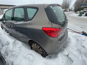 OPEL MERIVA 1,3 DIISEL, VARUOSAD (2 foto / 10)