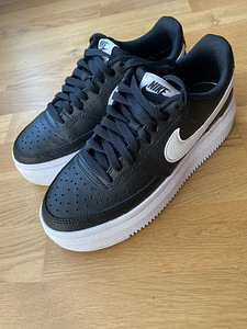 Продать NIKE Courtvision alta S39 (2 фото из 2)