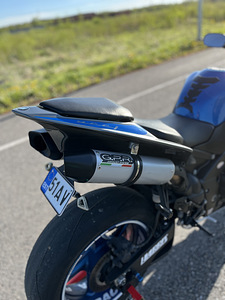 Yamaha yzf r1 (8 foto / 9)