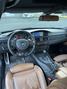 BMW 330xd 2010 (8 foto / 9)