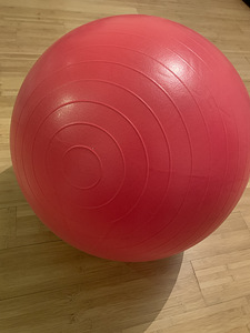 Võimlemispall 65 cm koos käsipumbaga (2 foto / 4)