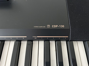 Клавишный инструмент Casio CDP-130 (4 фото из 8)