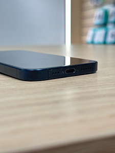 Apple iPhone 15 Pro 256GB - Blue Titanium (Grade A+) (5 foto / 5)