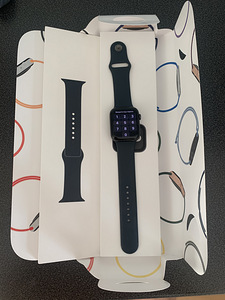 Apple Watch SE 44mm (2 foto / 3)