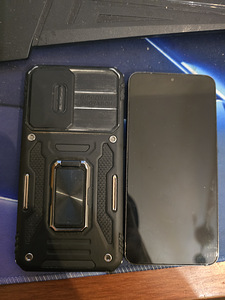 Samsung Galaxy S22 (2 foto / 9)